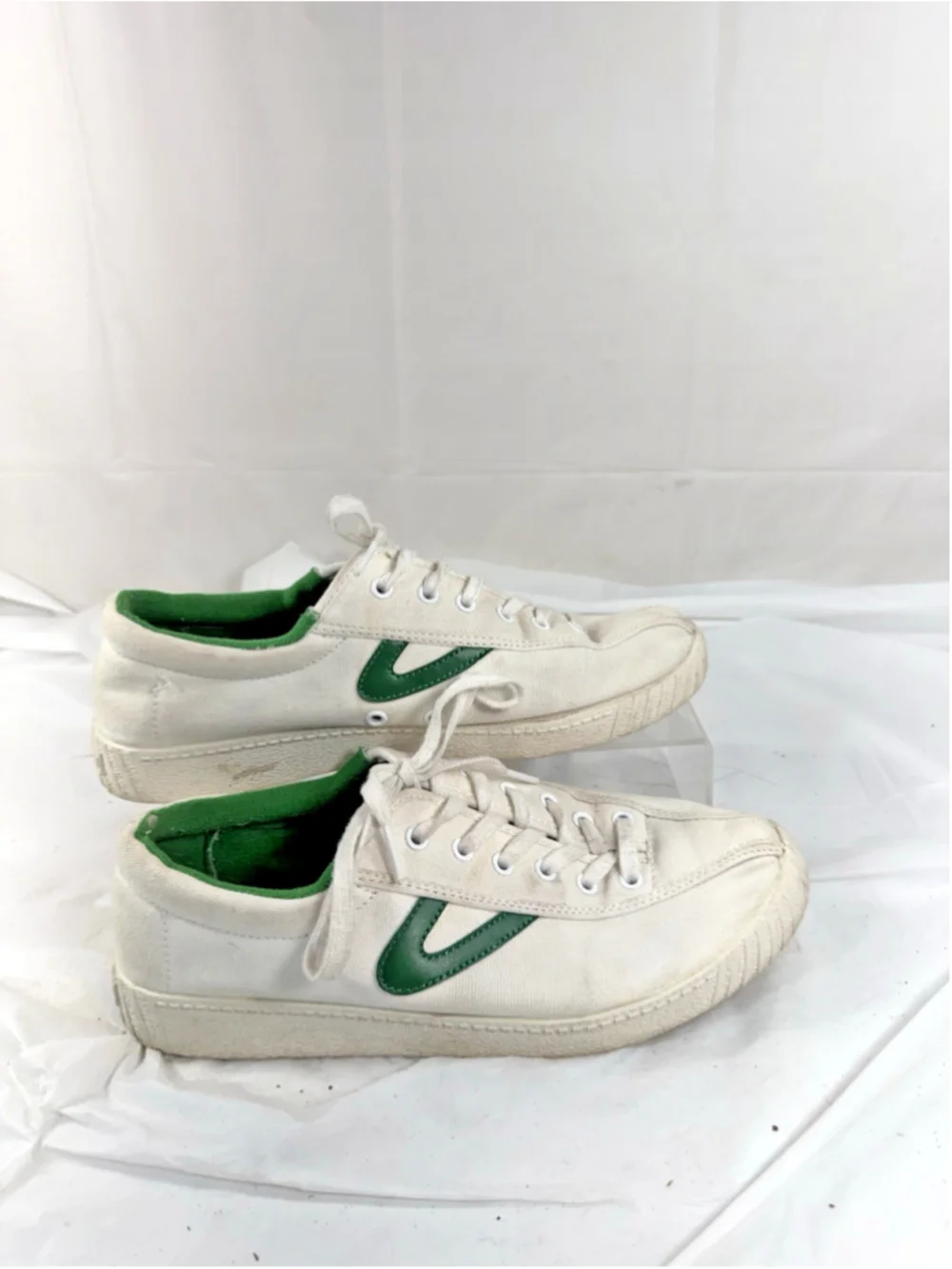 Tretorn Women's Nylite Canvas White and Green Sneakers Size 8.5
